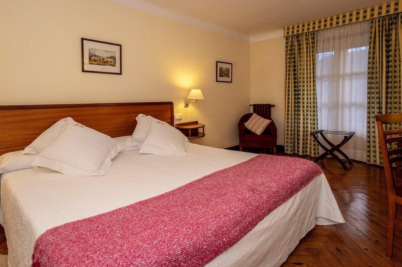 Hotel Adsera La Molina  Buitenkant foto